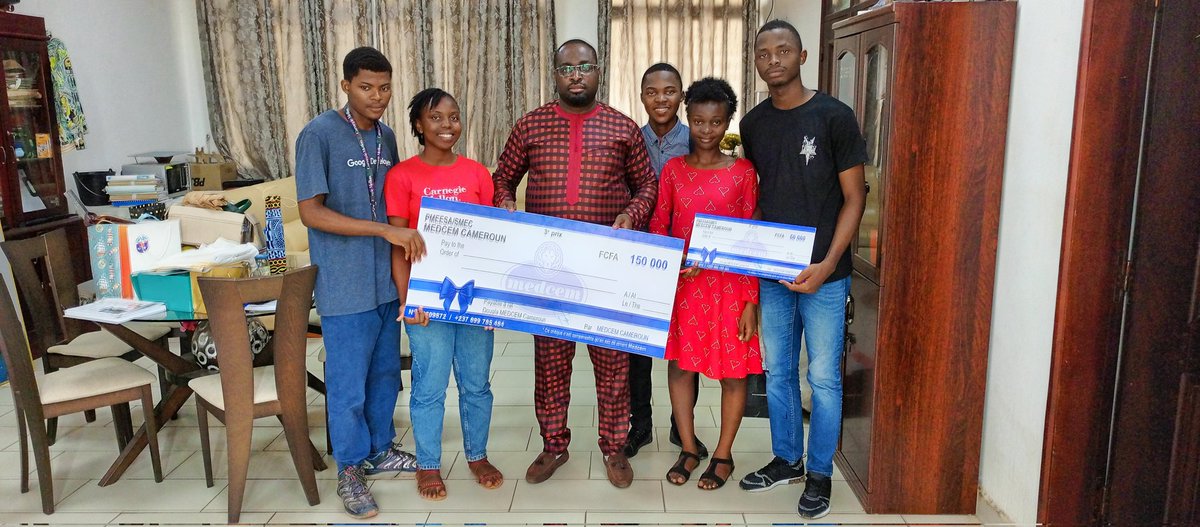 NAsohnyu's tweet image. After the amazing Cameroon Vs Serbia match, my project team mates and I showed our prizes to our Director, @ProfRubenMouangue of the @NationalHigher @polytechnic @SchoolDouala.

A very inspiring, humble and insightful father and leader to his students.
#STEM 
#Enspd