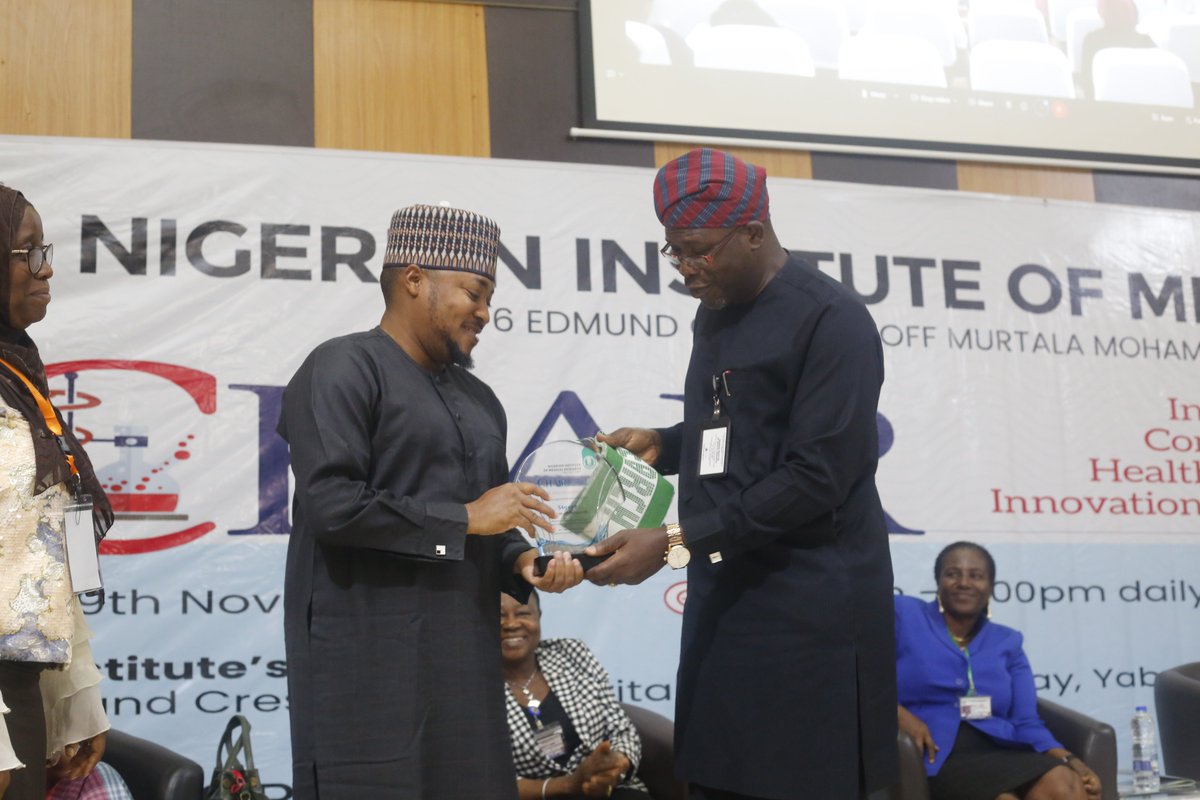 IchairN's tweet photo. Award Presentations to the #ICHAIR2022 Sponsors at the closing ceremony.
@nimrnigeria @thermofisherDx @weare54gene @Chika_Onwuamah @APINNigeria @AlikoDangoteFdn @UIScienceCo @inqababiotecWA @SynapseTechNg @BiologixS @HIVSTIsHep https://t.co/w4pHpueokP
