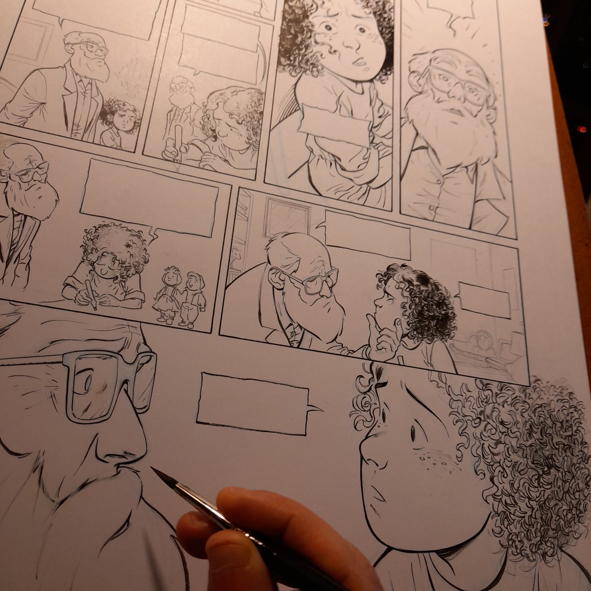 Looking into each other eyes... Ink in progress. Script by: Kris For: Editions Glénat . #glénat #comics #comicbooks #ComicArt #ink #brush #art #drawing #draw #artistsontwitter