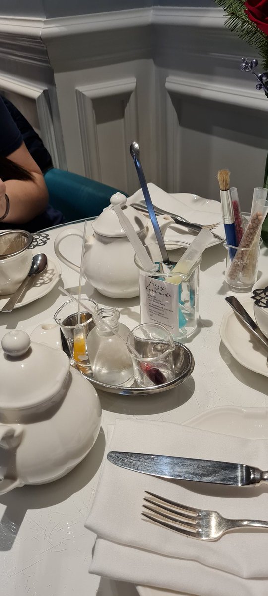 Terajin's tweet photo. My wonderful @Aquasan has taken me out to a Science afternoon tea for my Birthday. Yum! (Thank you!) For Science! https://t.co/0yoQegOPna