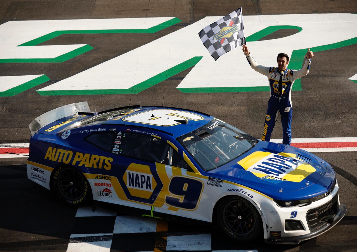 Happy 27th Birthday to Chase Elliott! 