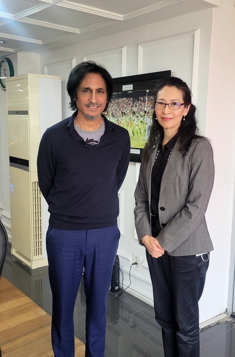 UNAIDS_Pakistan's tweet photo. Meeting of #CMU &amp; @UNAIDS_Pakistan on behalf of all partners held with @iramizraja @TheRealPCB for commemoration of #WorldAIDSDay2022 with partnership of Pakistan Cricket Board.. Stay tuned as something exciting coming up
#WADPK2022 #Equalize #AoBaatKarein https://t.co/8gwhgPcLWH
