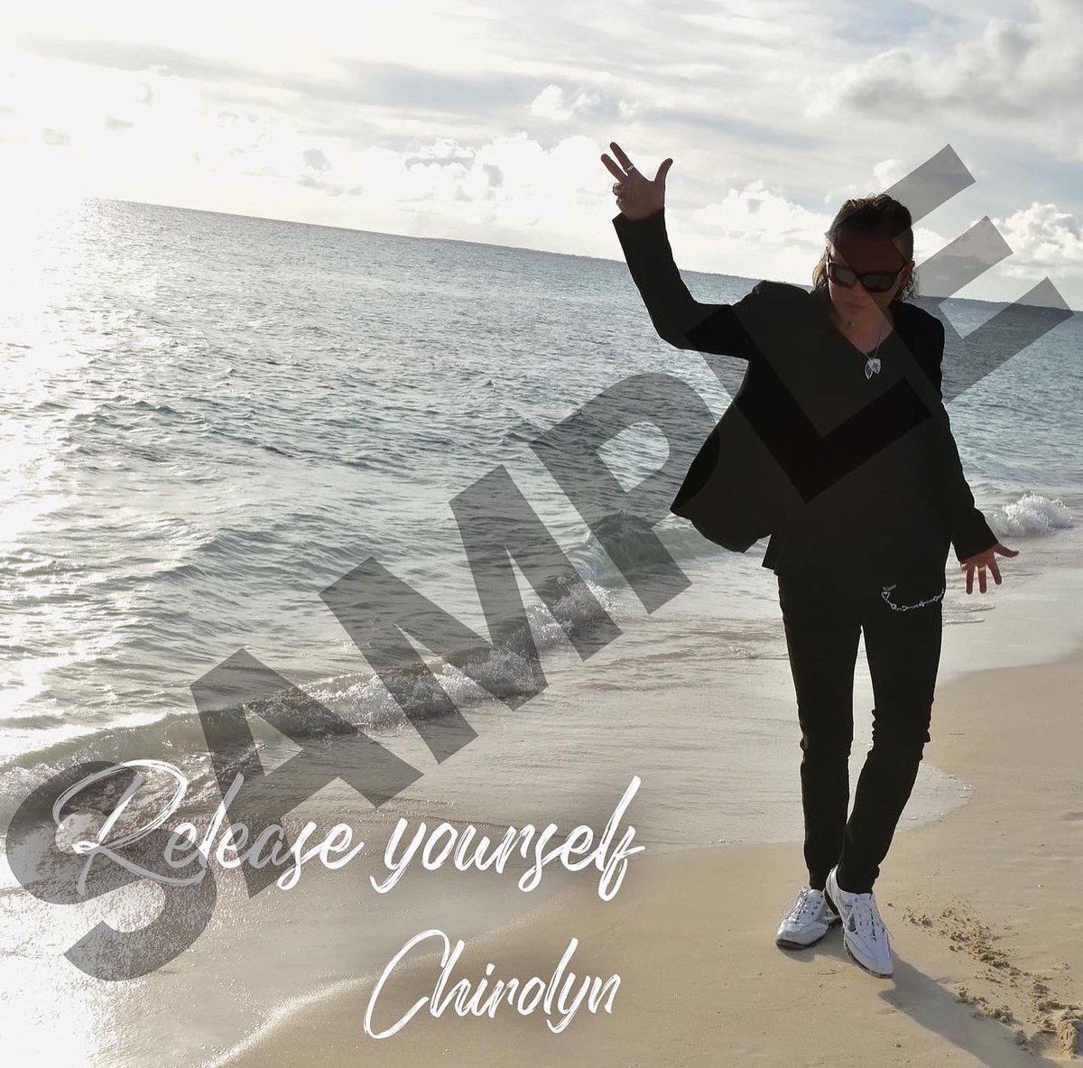 Chirolyn_1965's tweet image. 待望のニューアルバム
【Chirolyn／Release yourself＋DVD】NOW ON SALE‼️

カバーにはhide with Spread Beaverの『ピンクスパイダー』を収録
feat.ボーカルにROTTENGRAFFTYのNOBUYAが参加

iTunes Store(日本)の&quot;R&amp;amp;B/ソウル トップアルバム&quot;で最高2位にランクイン

◆CD購入→chirolyn.jp/goods_2022_alb…