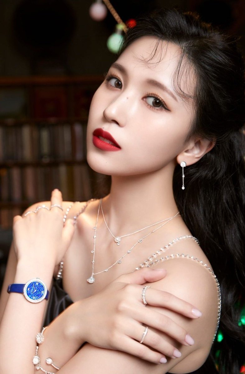 theMinaMyoi's tweet photo. Mina’s visuals 🥺🥺🥺
#미나 #MINA #ミナ #TWICE #트와이스 @JYPETWICE #MinaxMetrocity https://t.co/irO0qZKKsZ