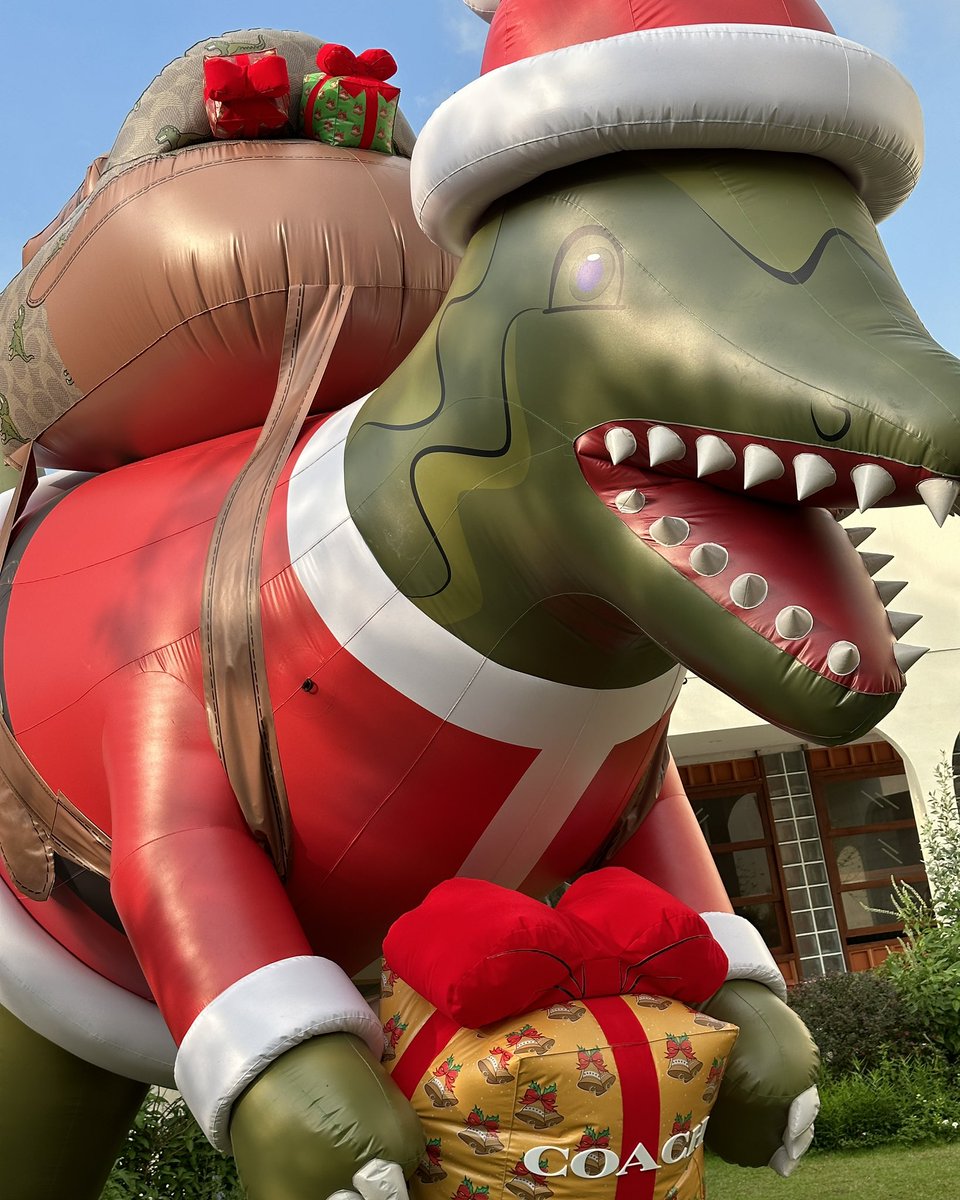 innsarin's tweet photo. It's Beginning to Look a Lot Like Christmas🎄 #HolidayPastry https://t.co/8Jo62UDZn9