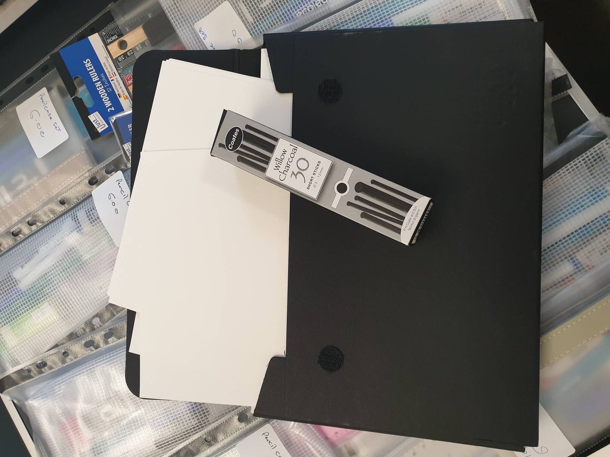 ForeonShop's tweet photo. Get A4 paper pack and charcoal for only £16.

#draw #make #art #materials #makeinglines #artist #newsuppkies #supplies. https://t.co/vGRp5Nyxhf