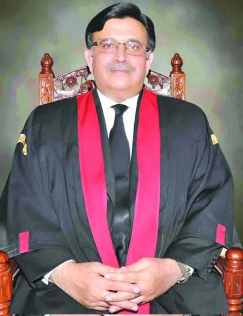 SyedBahar32's tweet photo. This man is just as good as "dead man walking" on our planet. #whereisCJofPakistan
#AzamSwati #JusticeForArshadSharif #ArshadSharif
#cheifjustice #SupremeCourtOfPakistan
#RIPCJ
#PakistanUnderFascism #BananaRepublic
#nolawnojustice #ImportedGovernment #HumanRights https://t.co/D5VQyjQkwE