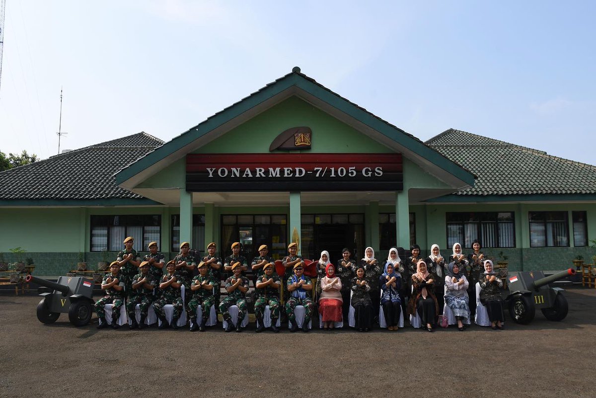 Yonarmed_7's tweet photo. Batalyon Artileri Medan 7/105 GS/Biringgalih telah menerima Kunjungan Kerja dari Danpussenarmed Mayjen TNI Yudhy Chandra Jaya, M.A. pada Senin, 28 November 2022. https://t.co/uJHM0lRI3u