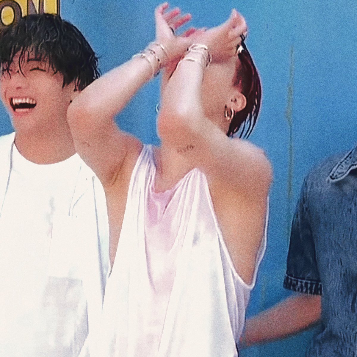 librafolders's tweet photo. — jimin’s wet red hair ♡ https://t.co/rj1GDelSf8