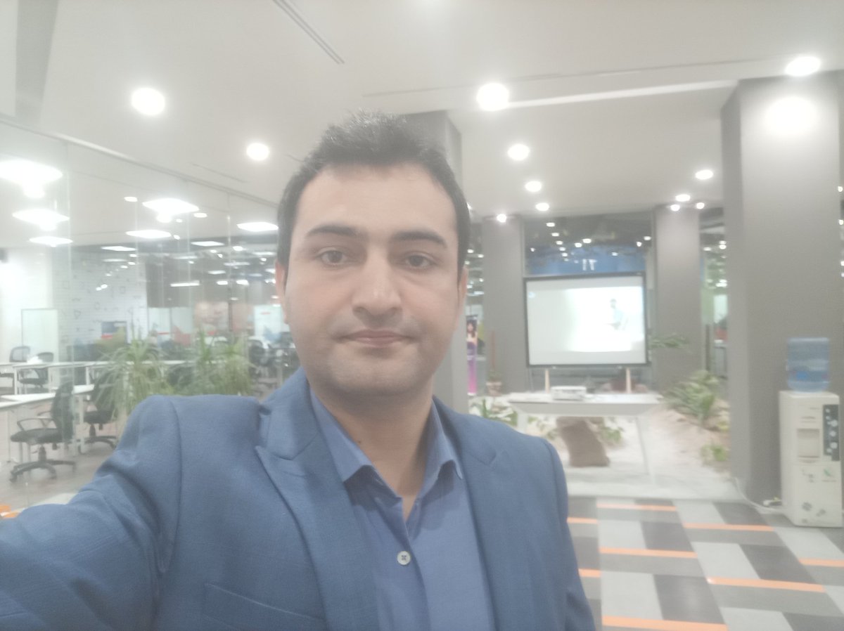 kashifgillani's tweet photo. A visit to NIC Lahore today.
.
.
.
.
#NICLahore #NIC #NationalIncubationCenter #LUMS #DHA #Lahore #Startups #Incubation #Entrepreneurship https://t.co/34TX88V6Zt
