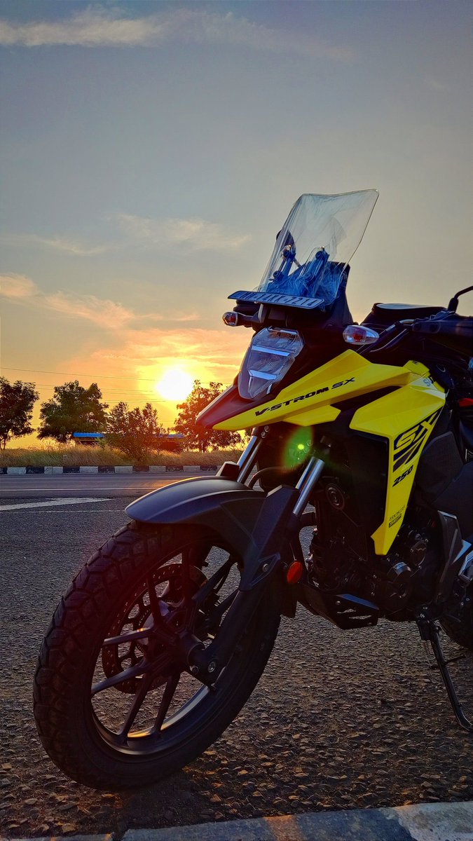 Me_Ek_Punekar's tweet photo. When Dream Comes True..
My New Partner in Future Touring..
Suzuki V-Storm SX 250 🏍️
#suzukivstormsx250 #vstormsx250 #vstorm @suzukicycles https://t.co/ZboyT99Yzk