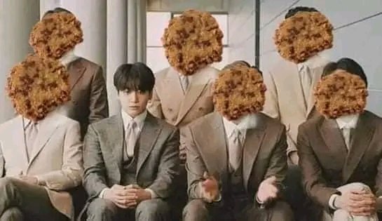 #JungkookInQatar #JungkookAtFIFAWorldCup #JUNGKOOKxFIFA what the heck I'm laughing soo hard rn🤣🤣🤣🤣 kookie and other 6 kookies