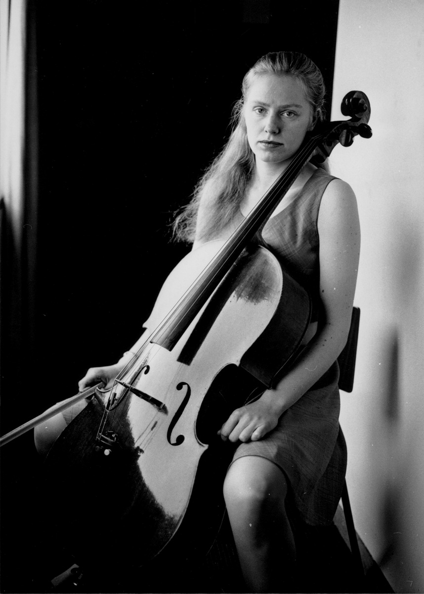 FabioMatteuzzi's tweet photo. #JacquelineduPre. A Gift Beyond Words, (2017, documentary, 59min), Directed by #ChristopherNupen, Allegro Films #agiftbeyondwords #Documentary #2017film #music #classicmusic https://t.co/ISNtshcwaa