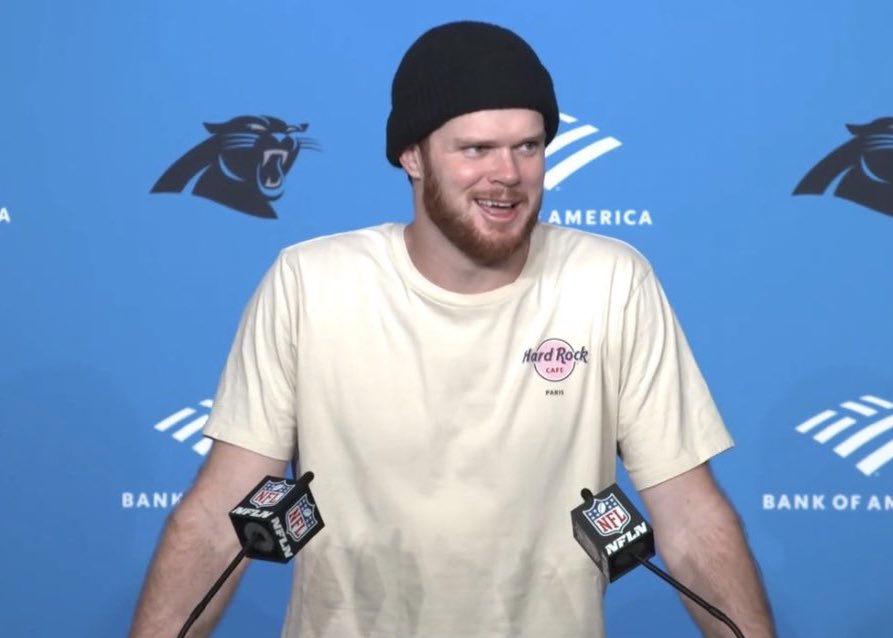 primetimecar's tweet image. Sam Darnold looking like he sells drugs with Walter White