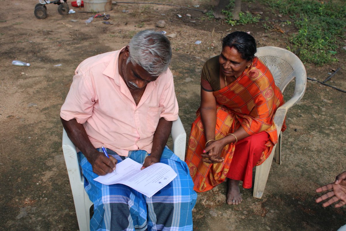eChick10's tweet photo. Day 1 - Pre Evaluation Survey #Udumalaipettai #onehealthlifestyle #farm_biosecurity #TANUVAS @PoultryHub @Jvaganesh @vickyPsivam https://t.co/R4JbXQqEh9