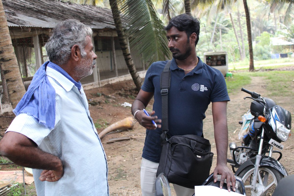 eChick10's tweet photo. Day 1 - Pre Evaluation Survey #Udumalaipettai #onehealthlifestyle #farm_biosecurity #TANUVAS @PoultryHub @Jvaganesh @vickyPsivam https://t.co/R4JbXQqEh9