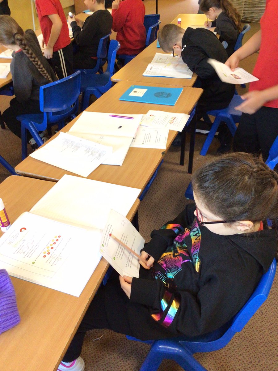 SPS_Year_4's tweet photo. Oak class were super mathematicians this morning, showing their maths detectives skills whilst solving multiplication and division problems about the 11 times tables โญ๏ธ #spsyear4 #spsmaths https://t.co/SS8nn1GsIg