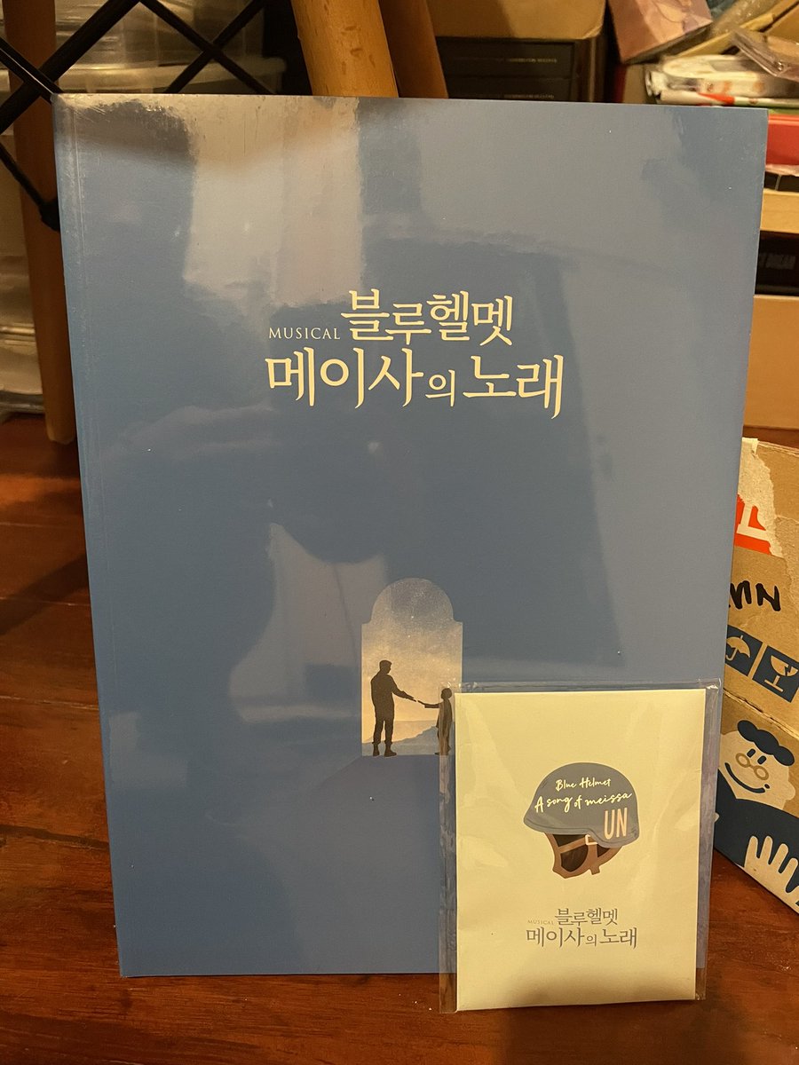 wrongftzigi's tweet photo. late chanyeol birthday giveaway 🙈🥳

✨ prize: sealed asom photobook w/ the gaon division complete ID photo set

✨ mechanics: rt &amp; like this tweet!

✨ ends on Nov. 30, 9 PM!

Good luck🌼 https://t.co/6JrHbsi8es