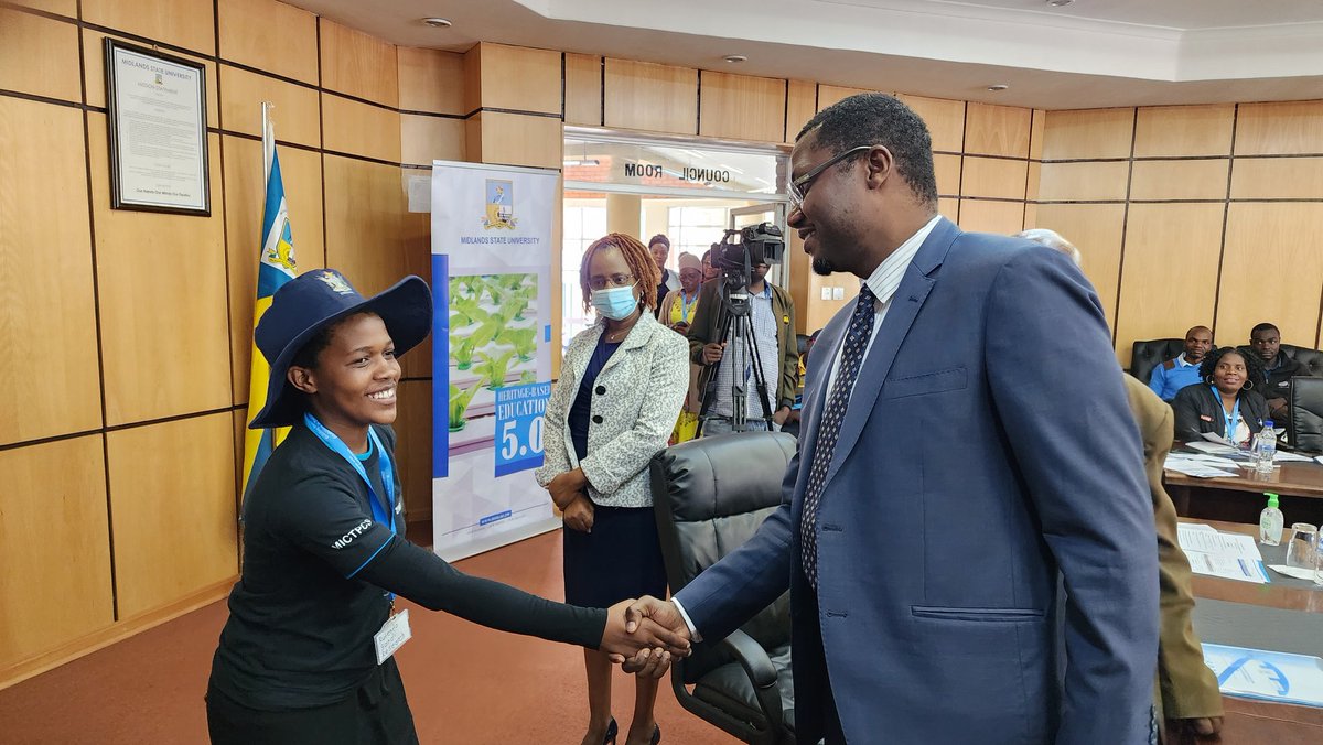 UNICEFZIMBABWE's tweet image. On the #knowledgepartnership btwn @UNICEFZimbabwe &amp;amp; @MidlandsState @researchzim, @TajudeenOyewale: &quot;We recognize the importance of data &amp;amp; evidence in informing the policies &amp;amp; progs that improve the lives of children w/ disabilities in 🇿🇼 &amp;amp; ensure that they are not left behind.&quot;