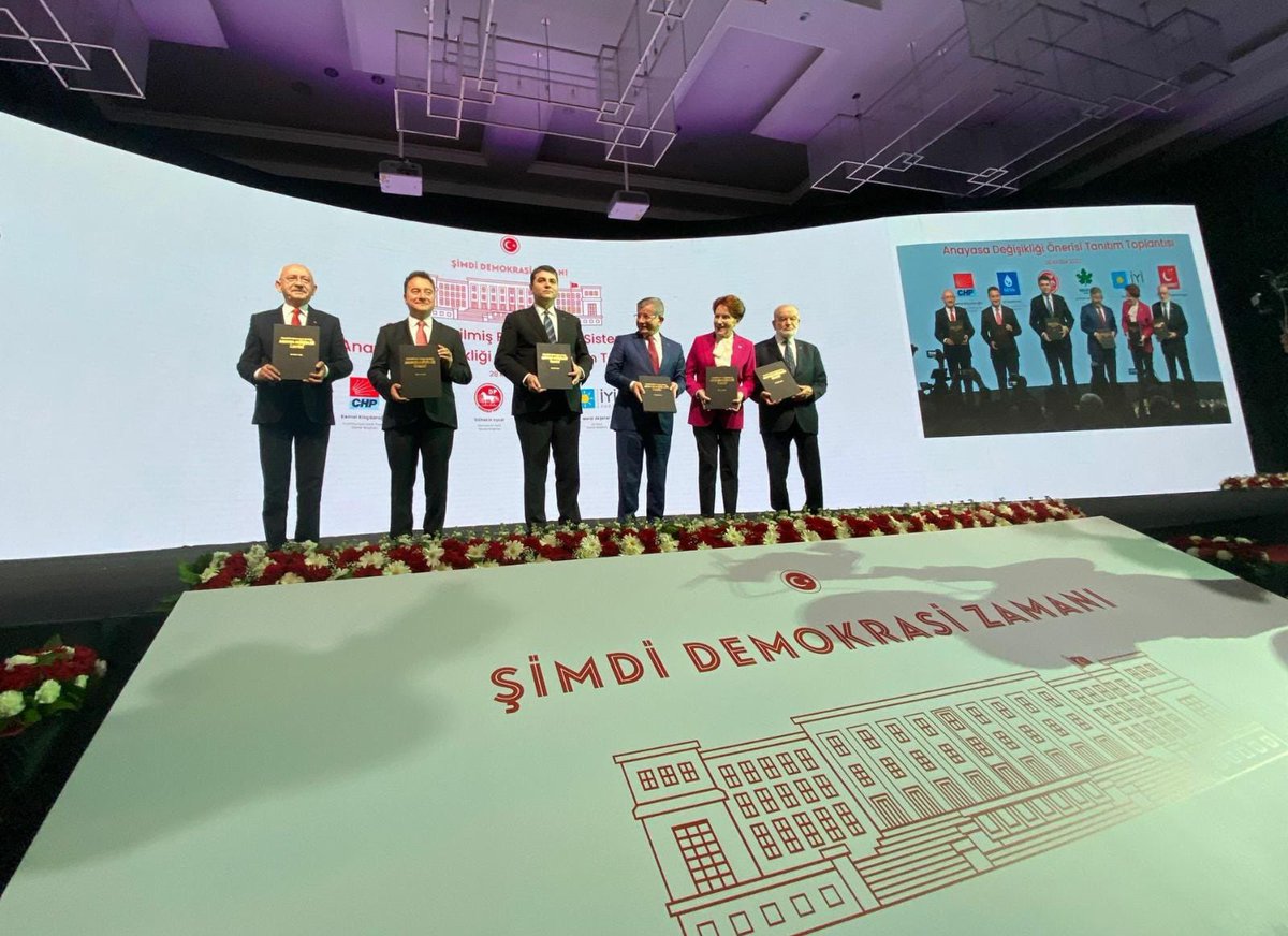 oguzksalici's tweet photo. Güçlendirilmiş Parlamenter Sistemin temelinde yatan adaleti, özgürlüğü ve refahı temin etmemiz için halkın Anayasası geliyor.  

#şimdidemokrasizamanı https://t.co/M9GbMHpDB3
