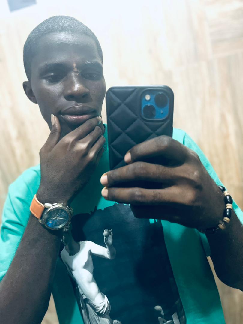 milliano007's tweet photo. How poor man wan take explain say e no lazy 🤦🏼‍♂🤦🏼‍♂🥺😤 https://t.co/jpfOsYkHwS