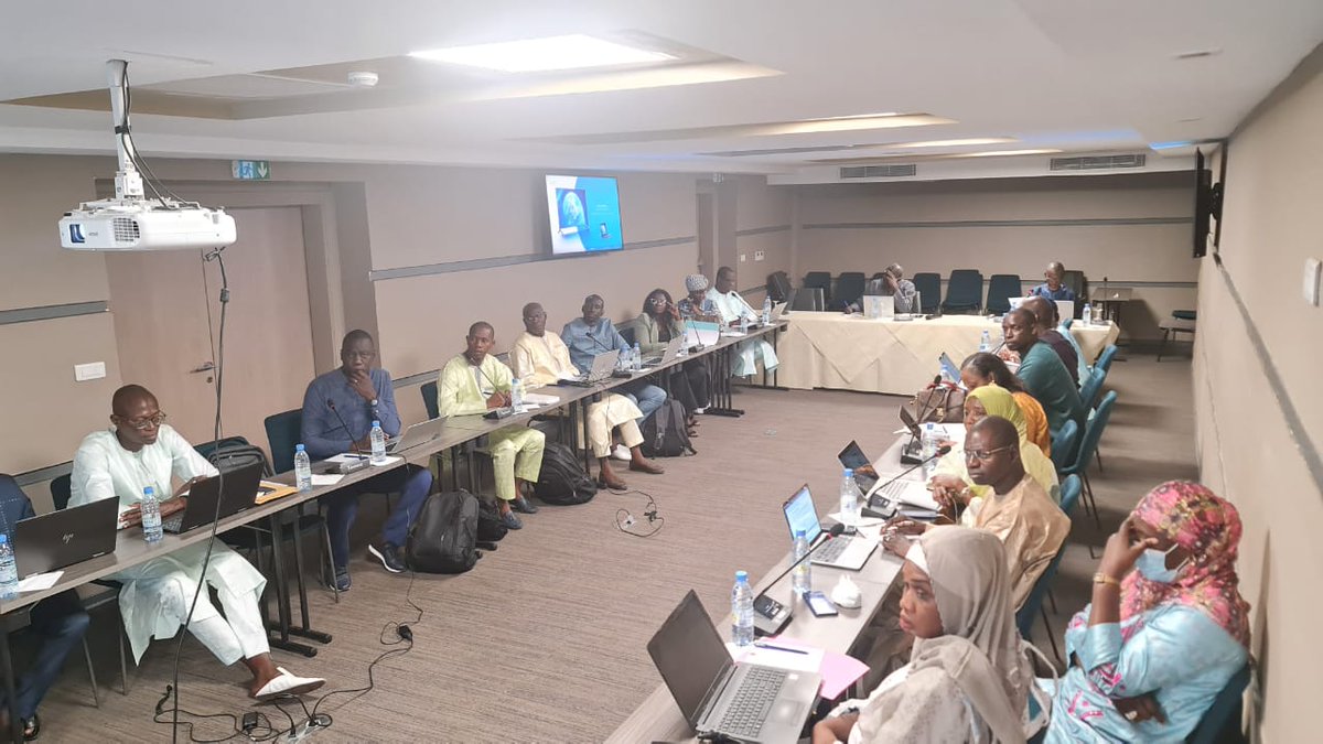 WacaSenegal's tweet photo. rapport de la dernière mission d’appui de la banque ;👉partager et valider le draft du PTBA 2023.
Une session qui s'est tenue avec tous les acteurs du comité national.
#wacasenegal #WACA #littoral
@WorldBankAfrica @rampao_network  @MinistreEnviro1 @medd_gouv_sn https://t.co/gX9XmetBNl