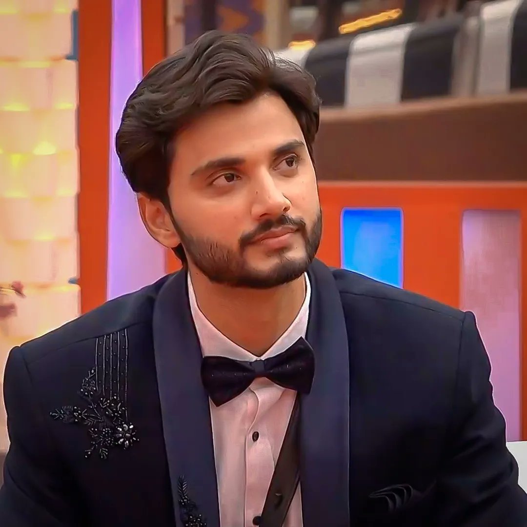rohitsahni25's tweet photo. Here to capture your heart 💜
Outfit designer- @deroyalmensethnic
#THERISEOFROHIT
#Rohit
#westandwithrohit
Keep your love and support coming🤗
.
@starmaa @bigboss6_telugu_updates_ @disneyplushstel
#hotstar #disneyplushotstar #bigboss6telugu https://t.co/Vs44RvEWOG
