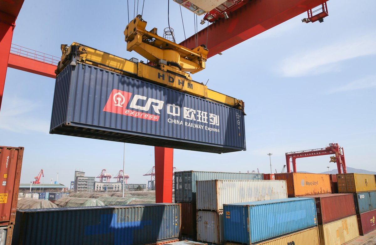 GoJiangsu's tweet photo. Over 400 diplomatic envoys, experts and entrepreneurs will gather in Lianyungang city from Nov 30 to Dec 1 for the China-Europe Railway Express Cooperation Forum, where they will present ideas on how to improve the China-Europe #freight #train service. #BeltandRoad #WhatsOnJS https://t.co/ilcZLe97cm