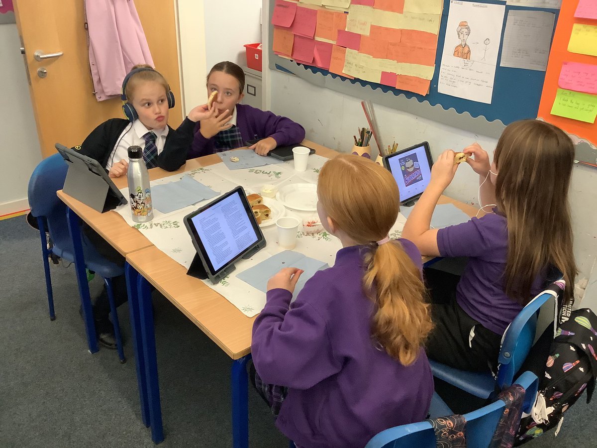 Mrs Robertson tweet media