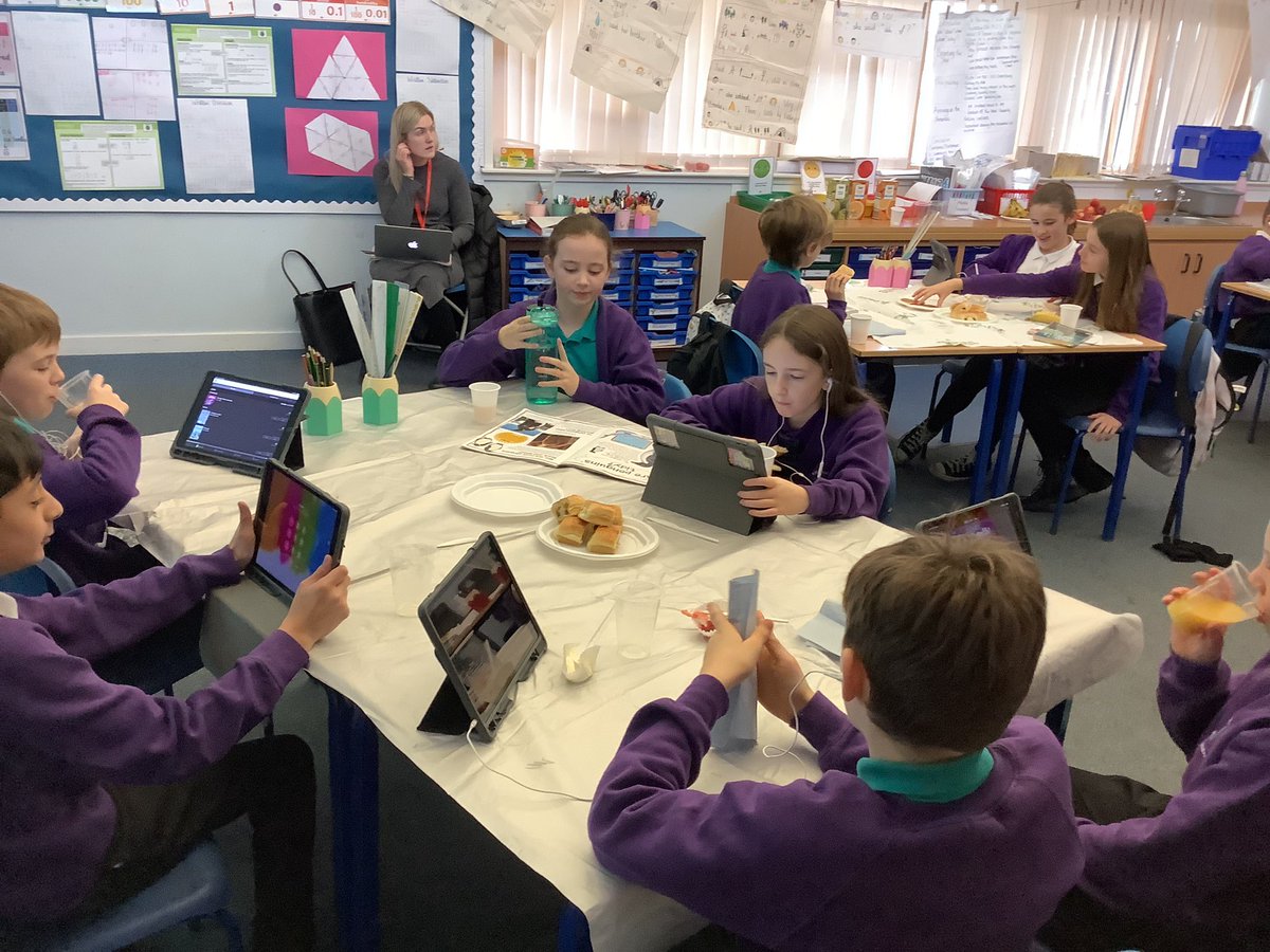 Mrs Robertson tweet media