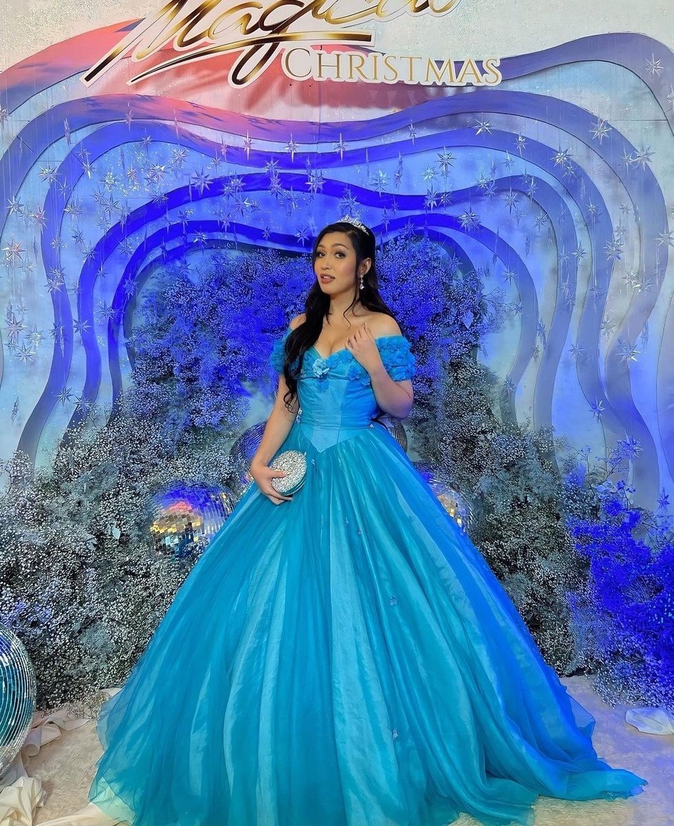 rafju4nes's tweet photo. an elegant and majestic princess, in blue dress💙✨

Raf Juane | #RafJuane | @raf_juane https://t.co/6dhFKhvwTS