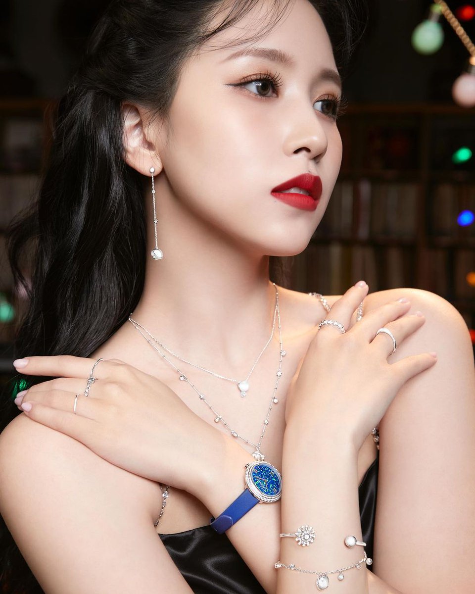 twicelit's tweet photo. Expensive and exquisite Mina!!!
#TWICE #트와이스 @JYPETWICE
#ミナ #미나 #MINA #MinaxMetrocity https://t.co/C5dbEhCp7w