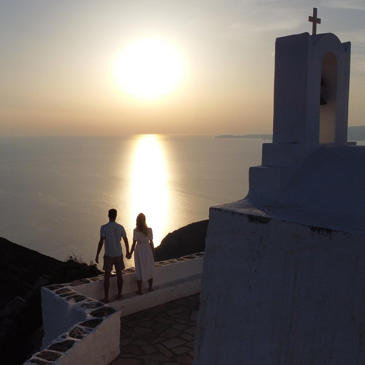 Sunset on Sifnos Island... making memories together!

sifnos.gr

📷: Olga (instagram.com/nonstop_travel…)

#sifnos #visitsifnosisland #visitsifnos #GEM #beach #weddings #honeymoon #paths #hiking #visitgreece #greece #cyclades #holidays #vacances #travel #villages #sunset