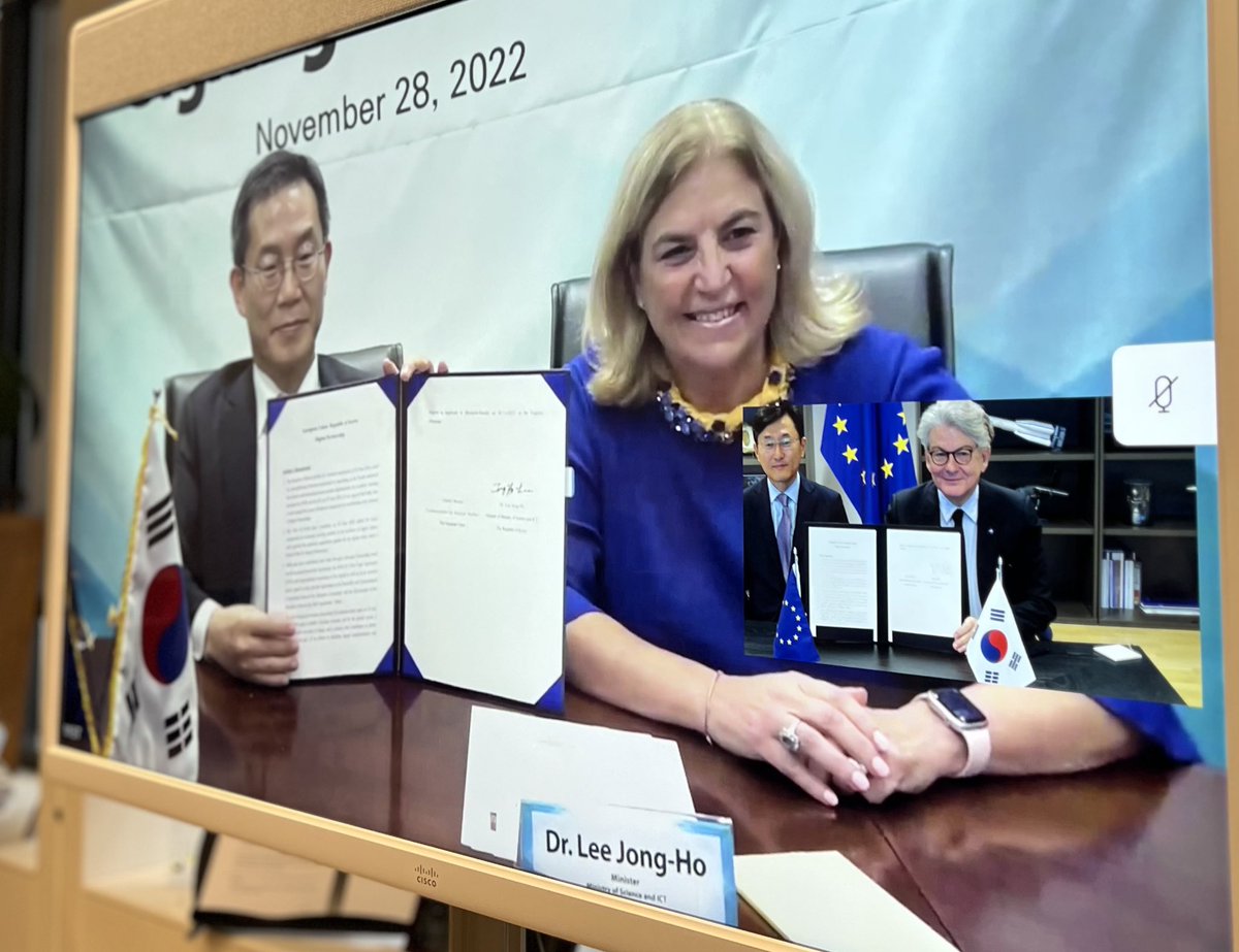Extremely glad to sign the new #DigitalPartnership between 🇪🇺 & South Korea 🇰🇷 Joint cooperation on: ✔️Chips ✔️Next-gen mobile networks ✔️Quantum ✔️Supercomputing ✔️Cybersecurity ✔️AI ✔️Platforms ✔️Data ✔️Skills In a volatile world, working with trusted partners is essential.