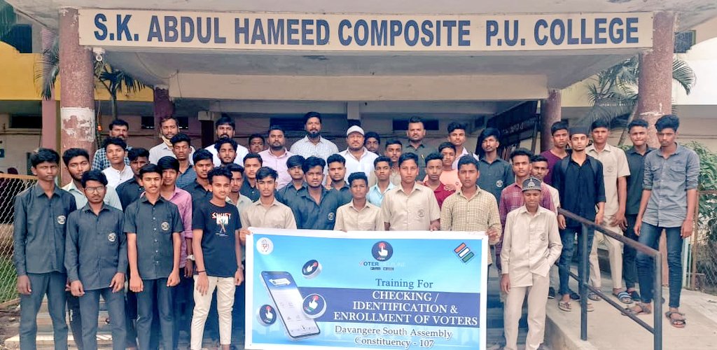 syedkhalid4488's tweet photo. Trained Students of Millath ITI for Checking, Identification and Enrollment of New Voters at Millath Campus, Davangere South Assembly.
Students will go door to door till last date of Enrollment
#Enrollmentprogram https://t.co/fi4TNL2Mcy