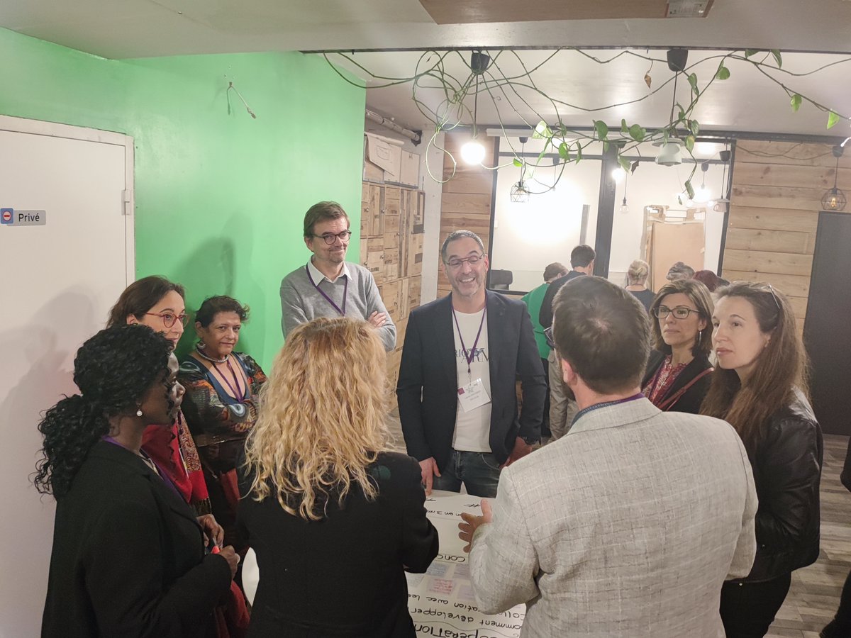 ESS_Club_Idf's tweet photo. 1/3 C'était jeudi dernier 17/11 au Coworkcity Alfortville: lors de notre Afterwork Biz&amp; ESS, des acteurs de l'#ESS et des #entrepreneurs du réseau #CARBAO France de toute l'Ile de France ont planché lors de mini workshops sur des questions #RSE telles que: https://t.co/b41QPVc4Tx