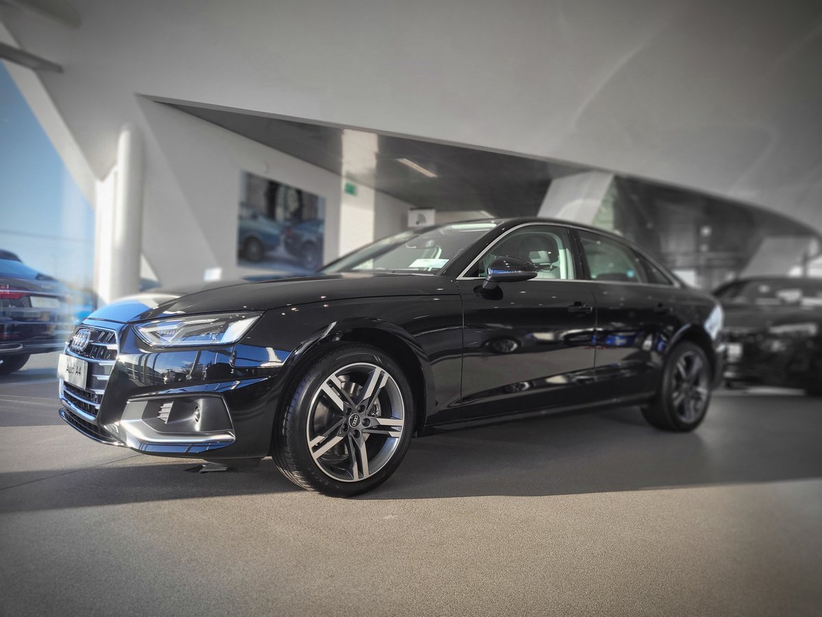 AudiNaas's tweet photo. A statement for sportiness.
The Audi A4 Saloon.

We have this striking 𝐀𝟒 𝟑𝟓𝐓𝐃𝐈 (𝟏𝟔𝟑𝐛𝐡𝐩) 𝐒𝐄 in 𝐁𝐫𝐢𝐥𝐥𝐢𝐚𝐧𝐭 𝐁𝐥𝐚𝐜𝐤 available for January delivery.

Interested? Call us on 045 906666. https://t.co/2iRvs2kt9p