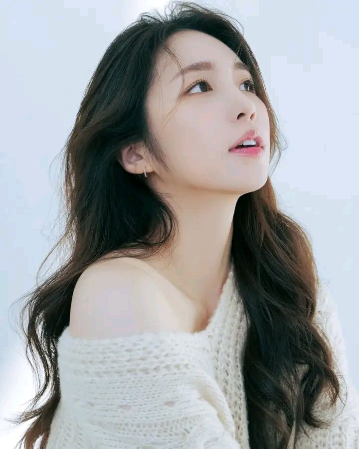 __haeppy's tweet photo. Our sunshine❤ ood to see her smiling💖
#haeeun #TransitLove2 https://t.co/ixFaK4PEpF