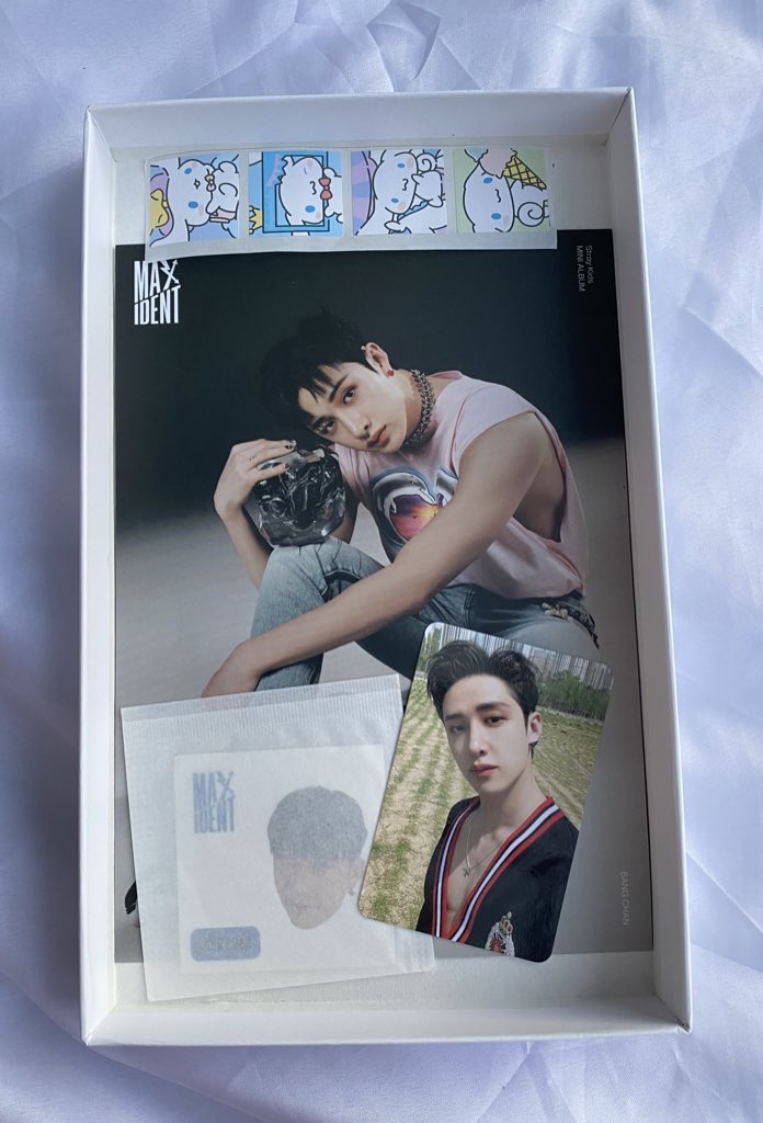 binnie_nonna's tweet photo. #binnie_mails 💌 #binnie_trades

my first ever skz trade w/ @leebitleebit 🐸 ‼️ 

bangchan arrived safely… stays’ packaging are on a whole ‘nother level 💯 very cute

thank you sm !!! 

#leebit2xproofs https://t.co/EwenoXgJoQ