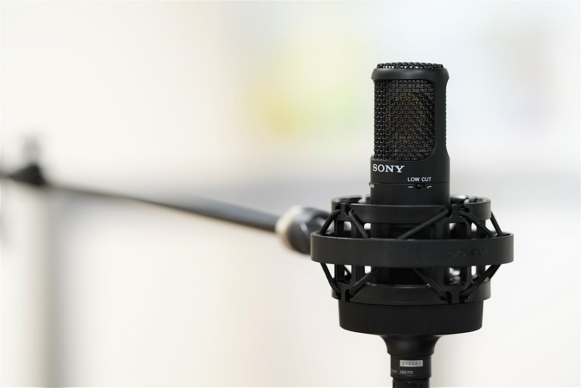 SonyStoreGinza's tweet photo. 【微細な音まで録音する #コンデンサーマイクロホン🎤】
12月9日発売のC-80が本日より店頭にて展示開始となります💁‍♂️
#マイクロフォン における近接効果が抑えられているので音のバランスがきれい✨
#ソニーストア銀座 にて、実際に試聴いただけます☺️
興味ある方、ぜひお越しください🙋‍♀️ https://t.co/GClIEVxE0m
