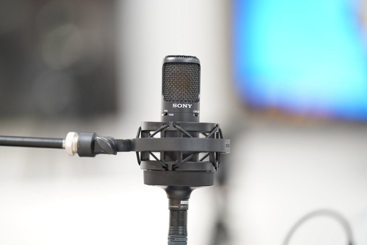 SonyStoreGinza's tweet photo. 【微細な音まで録音する #コンデンサーマイクロホン🎤】
12月9日発売のC-80が本日より店頭にて展示開始となります💁‍♂️
#マイクロフォン における近接効果が抑えられているので音のバランスがきれい✨
#ソニーストア銀座 にて、実際に試聴いただけます☺️
興味ある方、ぜひお越しください🙋‍♀️ https://t.co/GClIEVxE0m