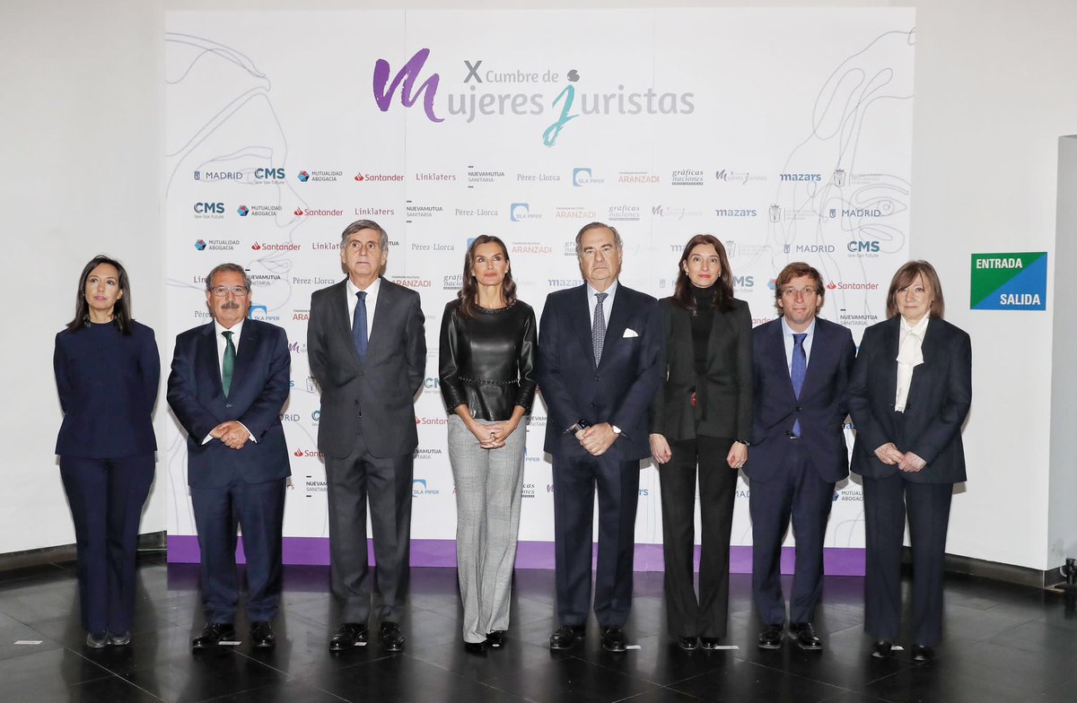 JM_AlonsoPuig's tweet photo. Celebramos la X Cumbre de #MujeresJuristasICAM, una cita para tratar y poner en valor la #igualdad, un pilar básico de la #democracia y del Estado Social y de #Derecho. Esta Junta se ha preocupado por alcanzarla de forma real y efectiva durante nuestra legislatura https://t.co/l603LcwEWd
