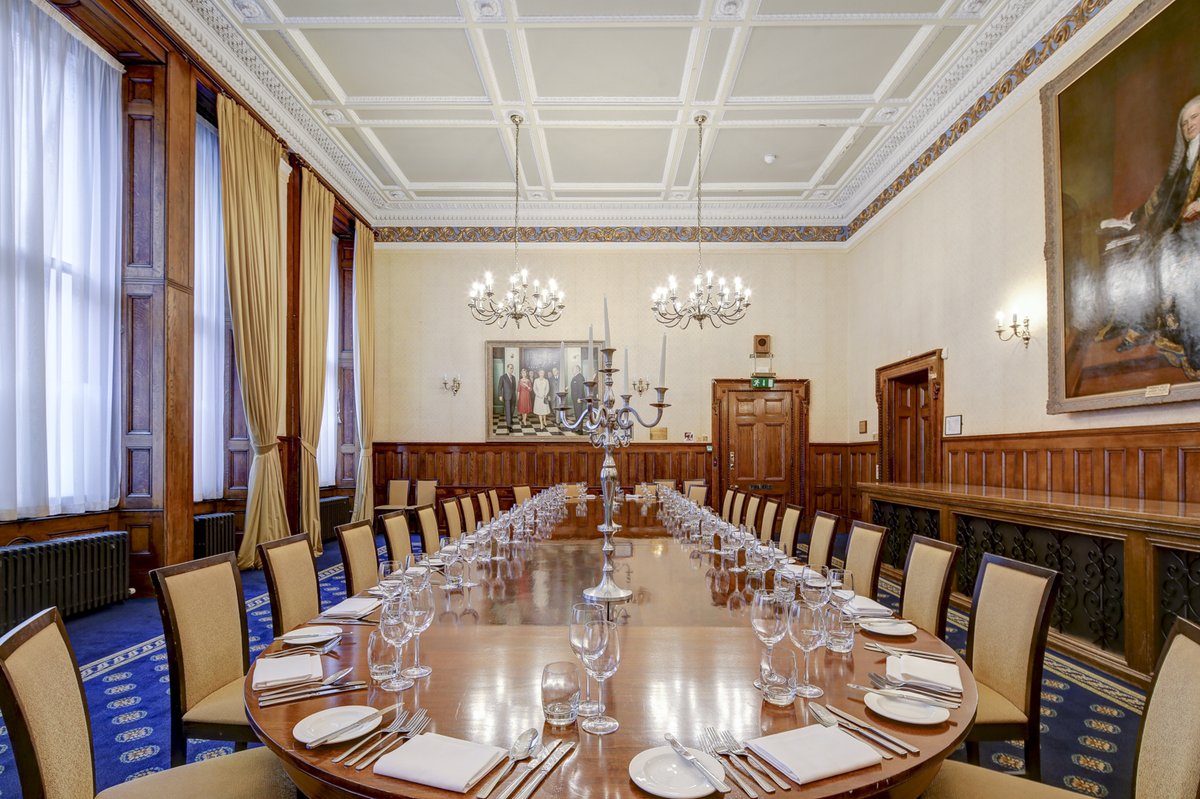 113ChanceryLn's tweet photo. Rise and shine, good morning London!
#monday #mondaymotivation #mondaymeetings #chancerylane #113chancerylane #eventprofslondon #eventprofsuk #hospitality #catering #law #graysons #conferences #meetings #lawsociety #venuesearch #meetingprofs #boardroom #london https://t.co/2DfJrHqIkF