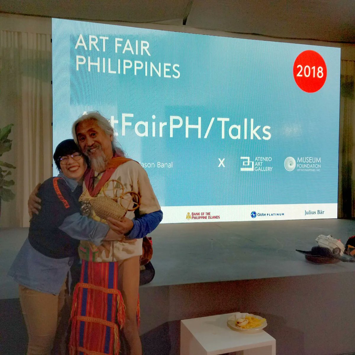 wandergalph's tweet photo. Then and now with Tatay Kidlat Tahimik 📽

#wandergv #wanderingGV #EventsLife #ArtFairPH2018 #AFP2018 #IbagiwFestival2022 #Ibagiw2022 https://t.co/xkYFKDiPOC