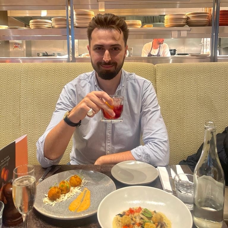 JamesAndrewsRS's tweet photo. Nothing gives us more #MondayMotivation than seeing one of our colleagues achieve a well-deserved promotion! Congratulations to Ehren Smith who is now Managing Consultant of our London Legal division! 👏 #promotionalert #recruitmentagency #celebratesuccess https://t.co/VNPW1xWwfm