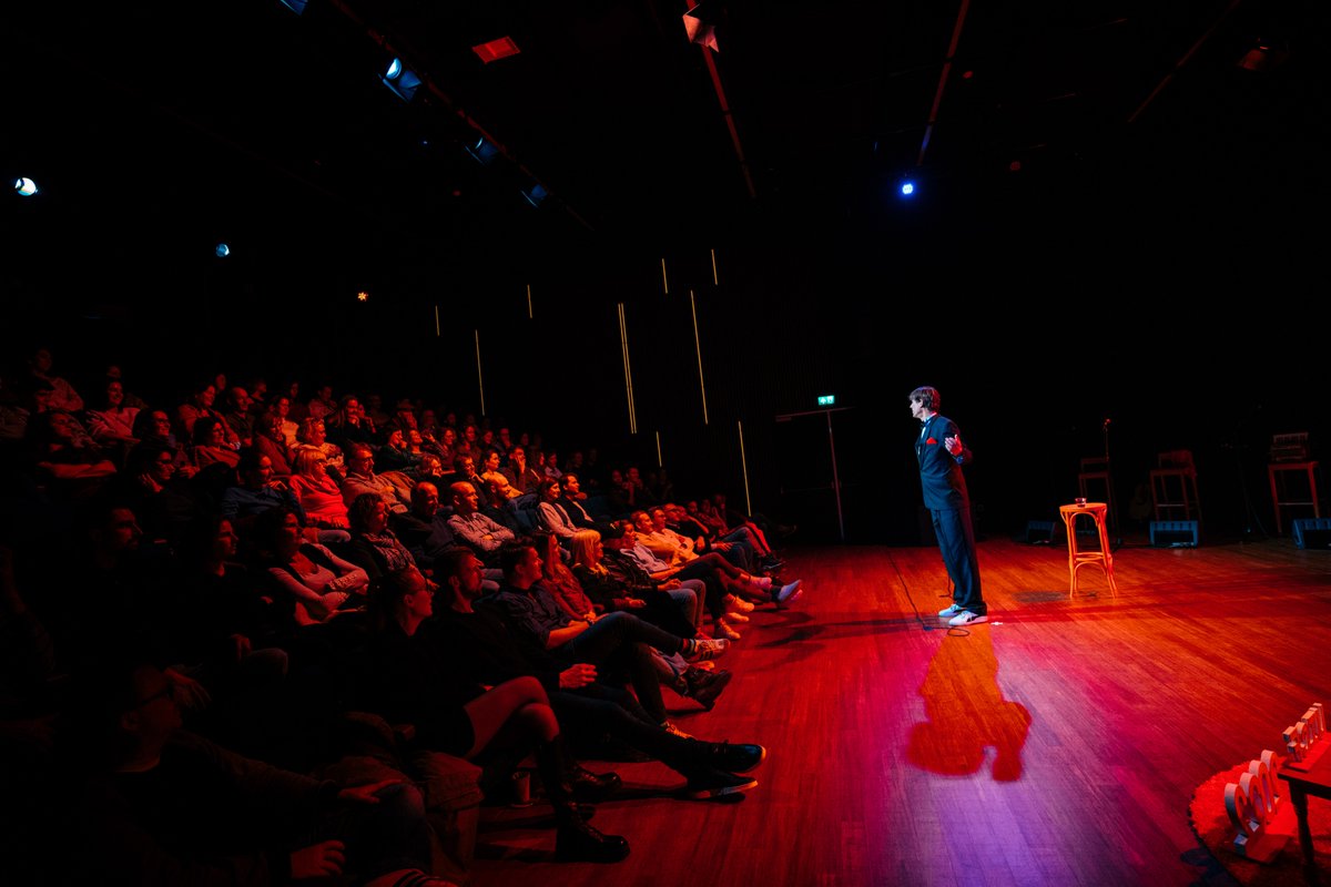 De Stand van Utrecht op  25 feb in De Utrechtse Muziek School

Hoe gaat het nou écht met Utrecht?

Onder begeleiding van <a href="/HansGommer/">Hans Gommer</a> zal je deze avond vol stand-up samen met Patrick Meijer en Oscar Smit een tour door Utrecht maken.

bit.ly/DeStandvanUtre…