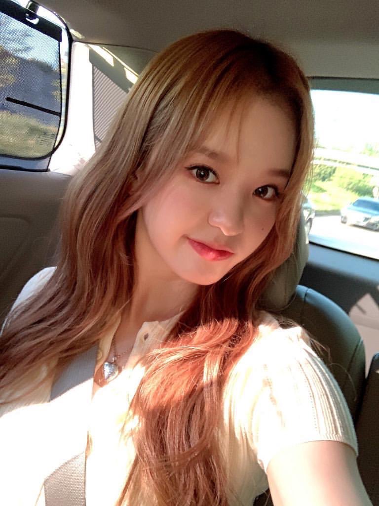 ILLITWEVERSE_FR's tweet photo. 『 RUMEUR 』281122 

🥚› Hyeongshin (ex Hotissue) elle serait trainee chez BELIFTLAB !

En effet, certains fan ont remarqué qu’elle suivait plusieurs staff de chez BELIFTLAB et qu’elle est inactive depuis le mois d’octobre 

— @ILAND2France | @iland2v2
#ILAND #I_LAND #아이랜드 https://t.co/IOaQ1BE8N1