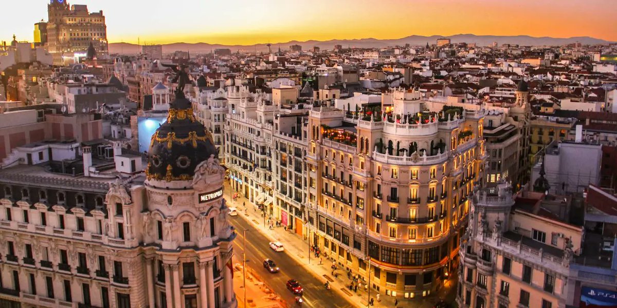 elenaneira's tweet image. #Hogar5G FWA is already available in Madrid, Barcelona, ​​Valencia, Seville, Zaragoza, Malaga, Bilbao and La Coruña. @vodafone_es intents to make it reach 65 cities.
