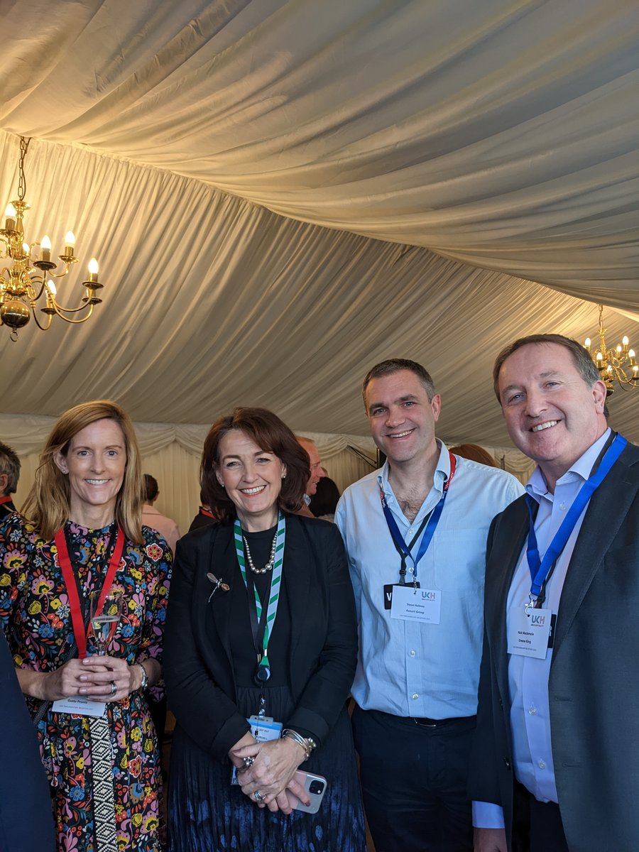 Jochurchill_MP's tweet photo. Great to meet @theonebullbury @greeneking @punchpubs 🍺🍷to catch up & discuss hospitality challenges at @UKHospitality reception. Suffolk is famous for our hospitality & brewing expertise. It’s also home to amazing places to eat & drink 🥮🍹🍴Let's all do our bit by #eatinglocal https://t.co/AMWYxy19Js