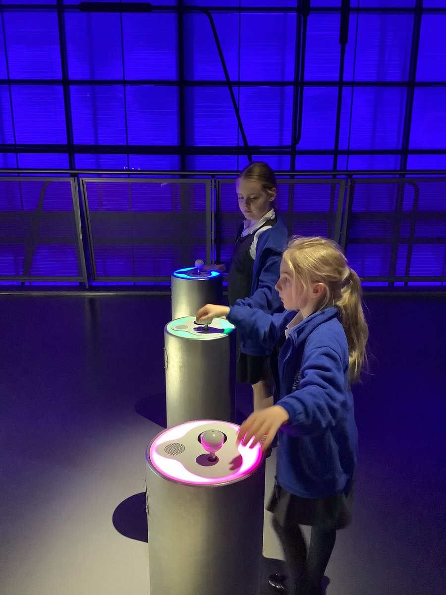 ClassKangaroo's tweet photo. Kangaroo’s had a long day on Friday, as we headed up to London to take in the wonders of The London Science Museum! We had a great time! Thank you to all the parents that helped #sidleshammagic https://t.co/E2XuWyE5Ce